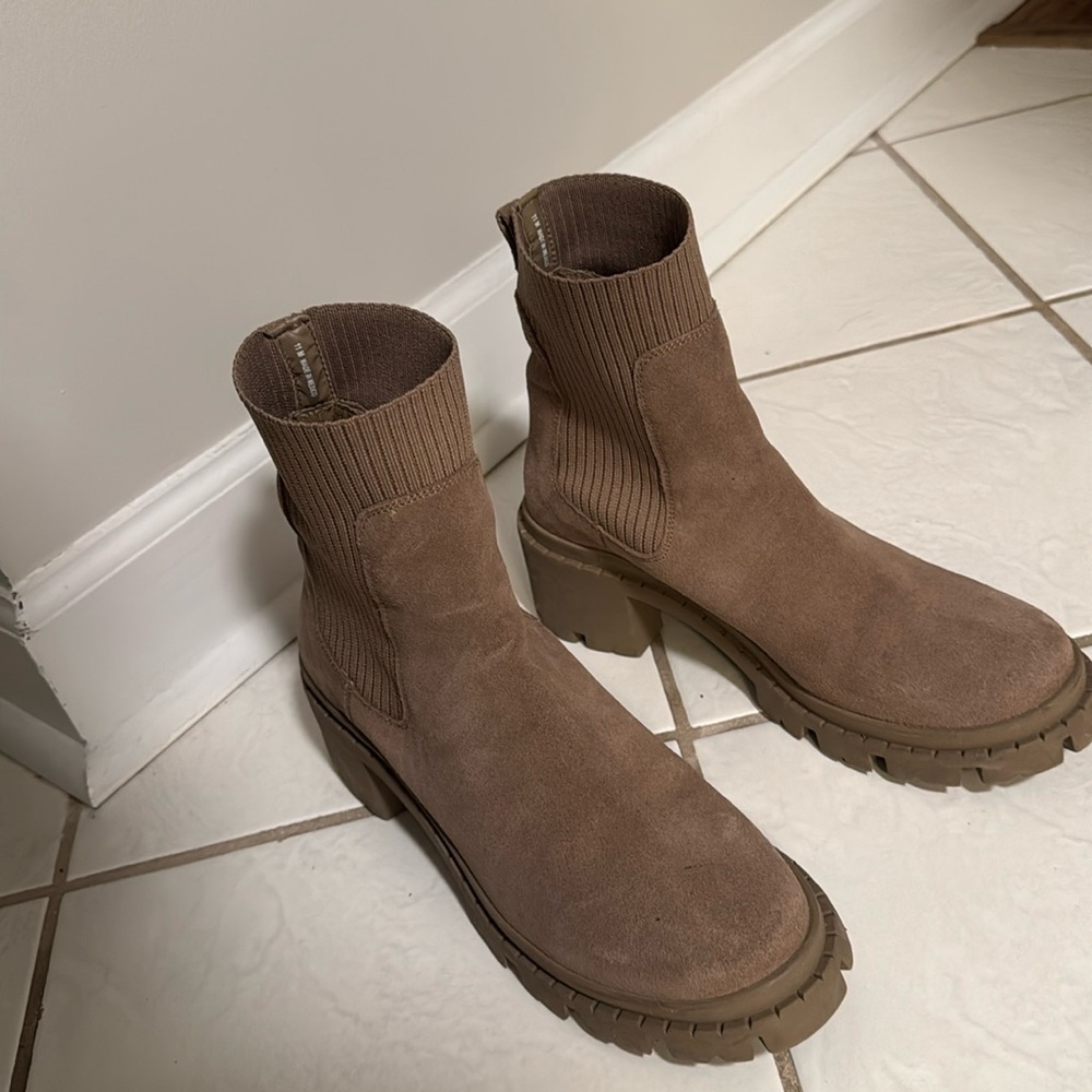 Steve Madden tan booties